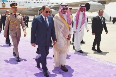 الرئيس المصري يصل جدة للمشاركة في القمة العربية 32