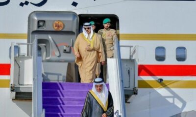 ملك مملكة البحرين يصل جدة للمشاركة في القمة العربية 32