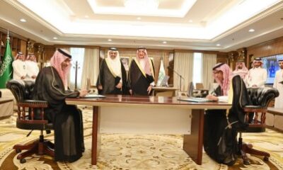 سمو الأمير محمد بن ناصر يرعى مراسم توقيع " إنشاء وتشغيل النقل العام بالحافلات في حاضرة جازان " بتكلفة 103 ملايين ريال