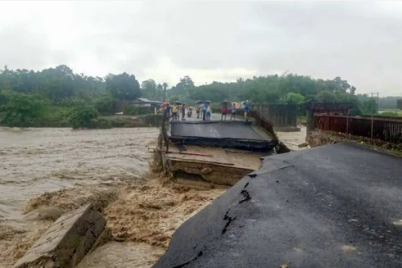 الفيضانات تلحق الضرر بـ 100 ألف شخص و780 قرية شمال الهند