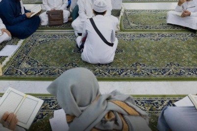 رئاسة الشؤون الدينية تكثف برامج حلقات القرآن في العشر الأواخر