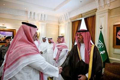 بن جلوي يستقبل منسوبي محافظة جدة والمراكز التابعة لها المهنئين بعيد الفطر