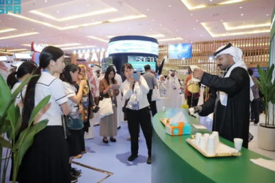 القهوة والتمور السعودية تلفت الأنظار وتجذب زوار معرض المنتدى العالمي للمياه بإندونيسيا