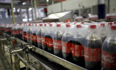 لهذا السبب.. فرنسا تسحب عبوات لمشروب "كوكا كولا" من الأسواق.