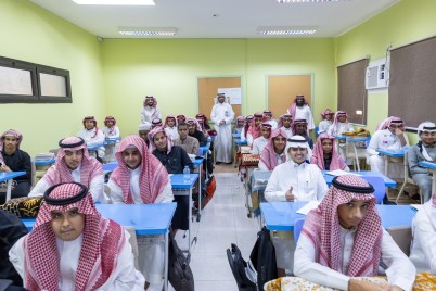 إنفاذاً لتوجيهات ولي العهد.. الزي الوطني السعودي يزيّن طلاب الثانوية في مختلف مدارس المملكة